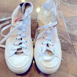 Used Comme des GARÇONS x Converse. No box. Size 5 Men’s Size 7 women.